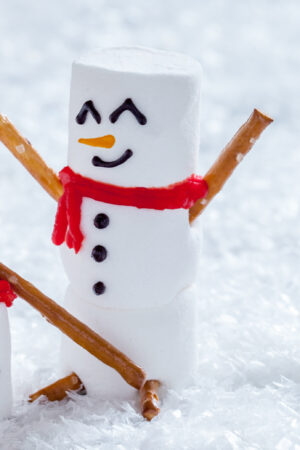 Happy,Funny,Marshmallow,Snowman,Are,Having,Fun,In,Snow