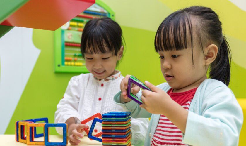 Asian,Chinese,Little,Girls,Playing,Colorful,Magnet,Plastic,Blocks,Kit